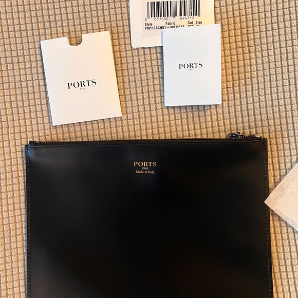 NWT- GREAT 🎁 Ports 1961 men’s skinny black clutch with logo on front - Picture 4 of 16